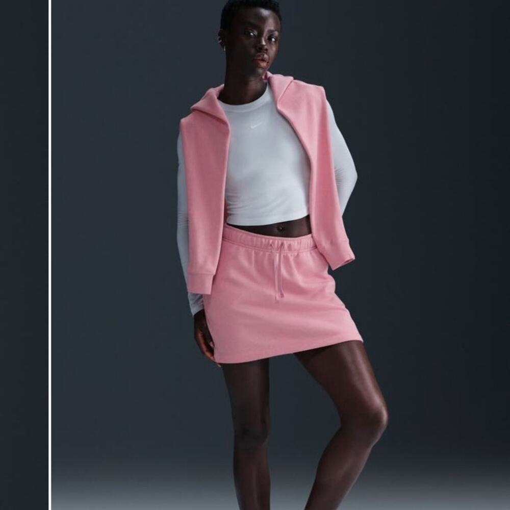 Nike Women's sportswear Club Fleece Skirt Mini Skirt in Soft Pink NWT - Picture 3 of 13
